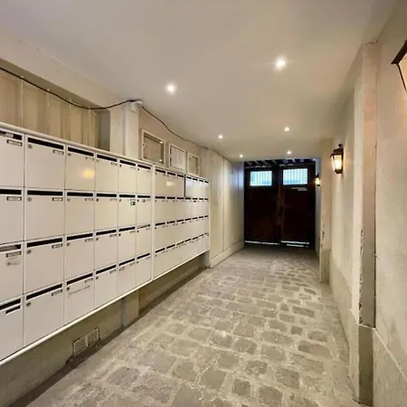 La Galerie Des Archives-unique And Elegant Gem-marais Aircond شقة