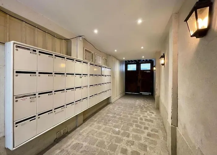 Archives Gallery -unique And Elegant Center Apartment